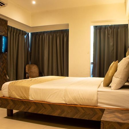 Hotel J R Residency Navi Mumbai Exterior foto