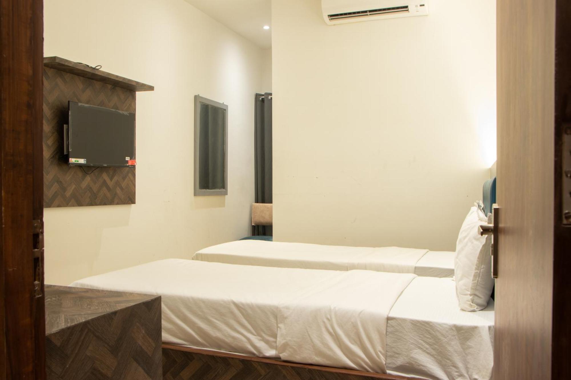 Hotel J R Residency Navi Mumbai Exterior foto