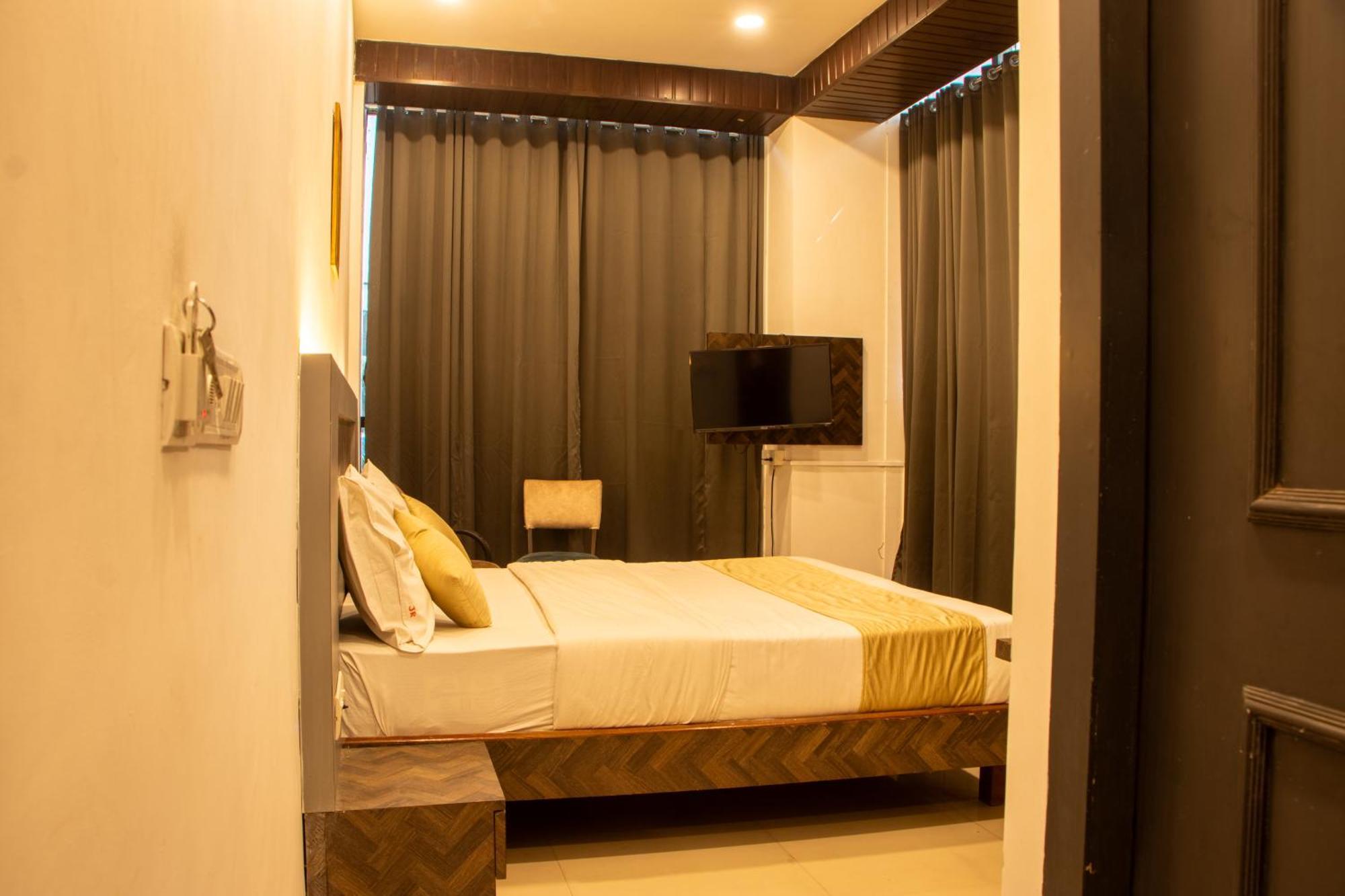 Hotel J R Residency Navi Mumbai Exterior foto