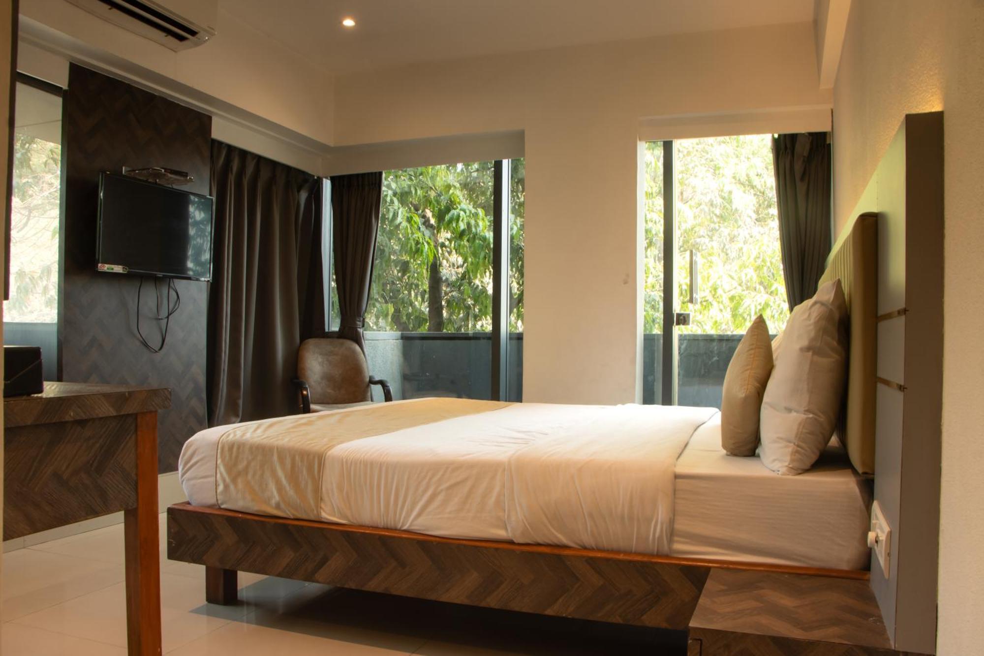 Hotel J R Residency Navi Mumbai Exterior foto