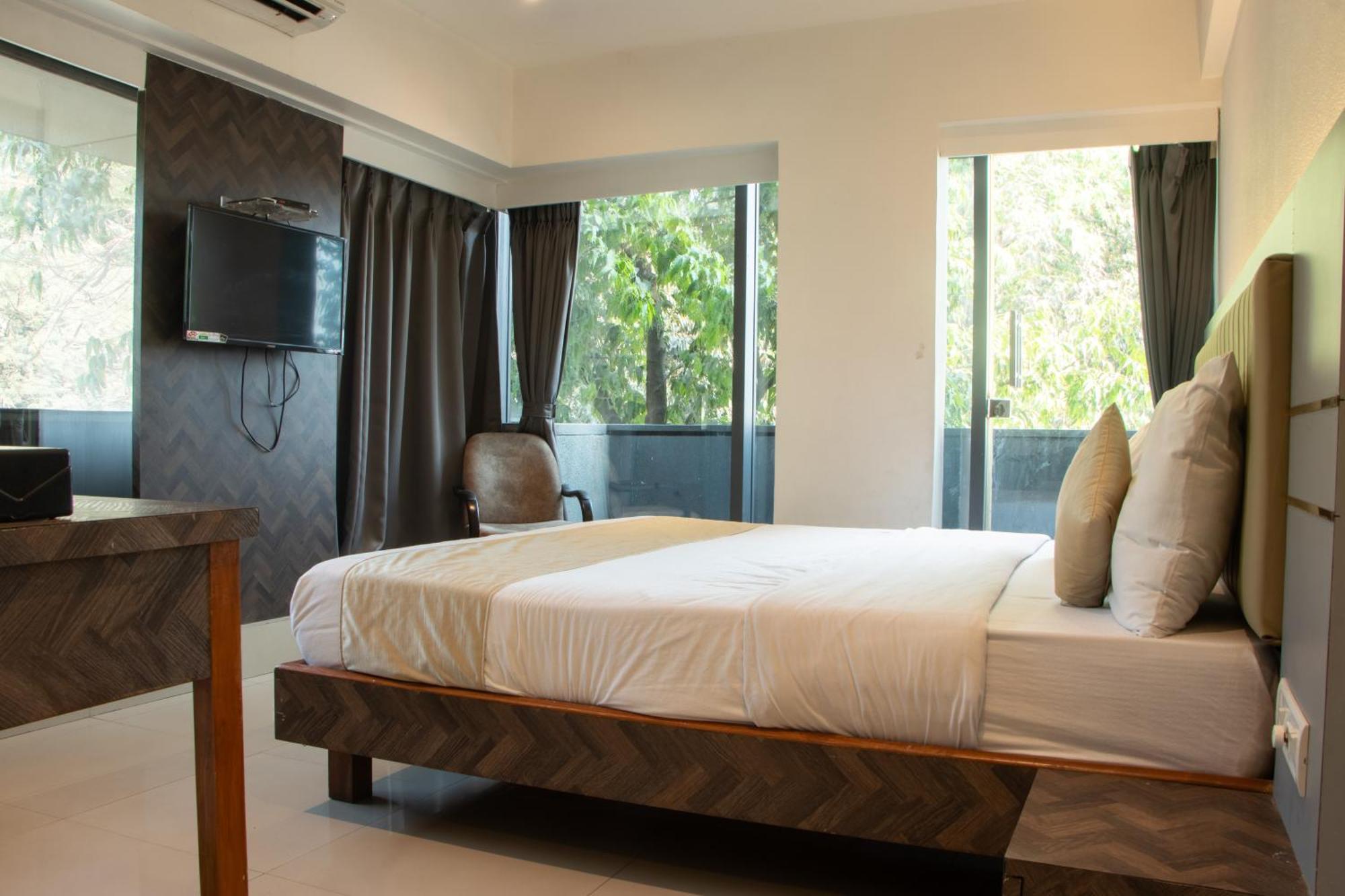 Hotel J R Residency Navi Mumbai Exterior foto